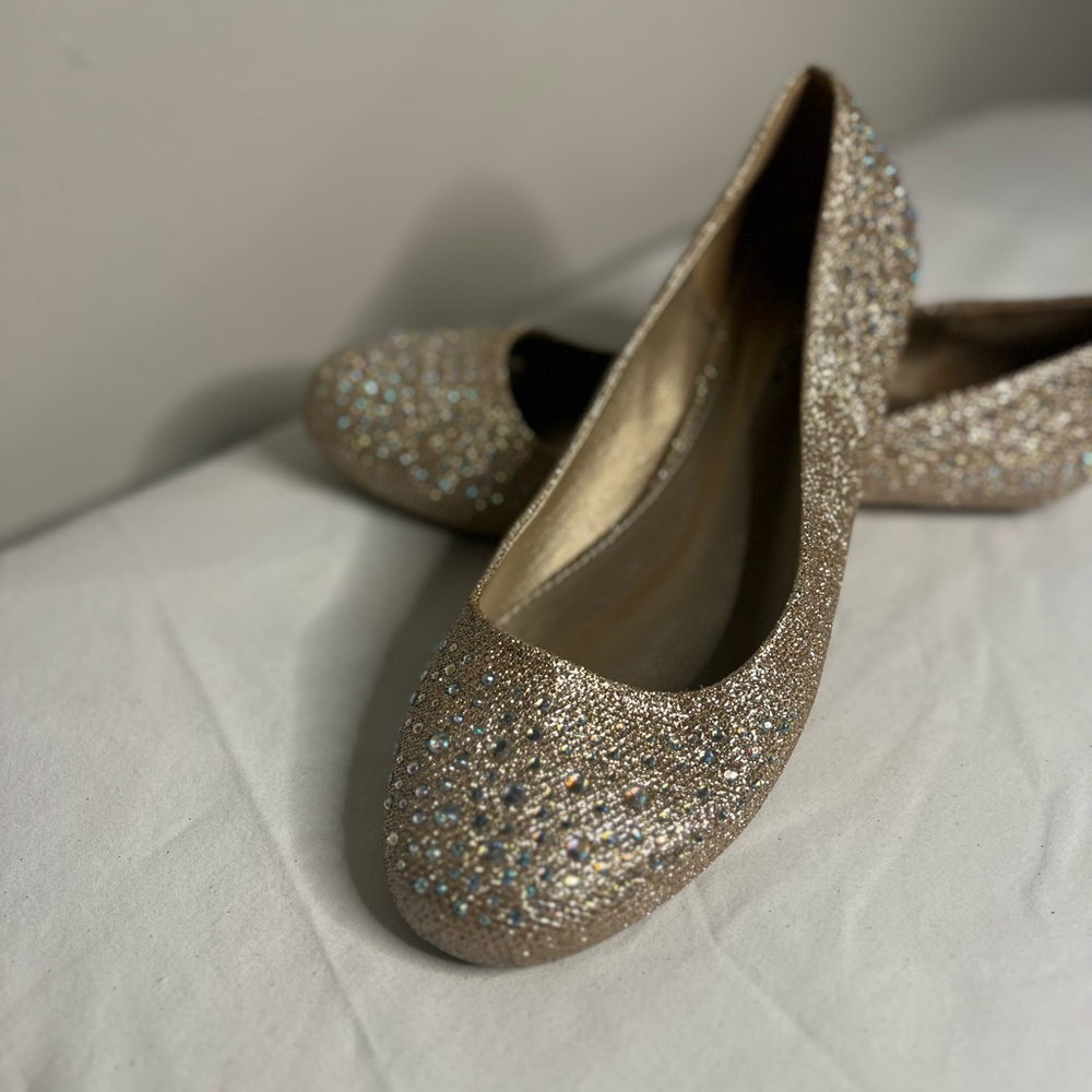 Gold jeweled slipper shoes
